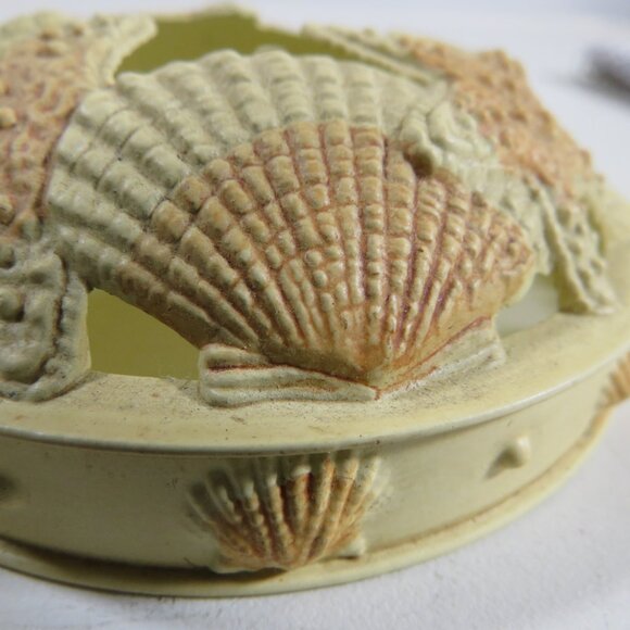 Metal Sea Shell lid embossed candle topper (well made) sturdy, realistic - Picture 5 of 9